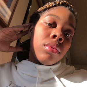 Meet your Posher, Simone